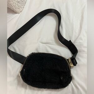 Lululemon Sherpa belt bag